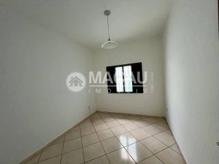 Casa em Residencial Fechado c/ Portaria 24 Hrs. e Muita Beleza Natural!