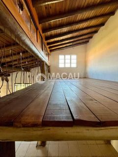 Casa Estilo Campo Rústica em Residencial Fechado!