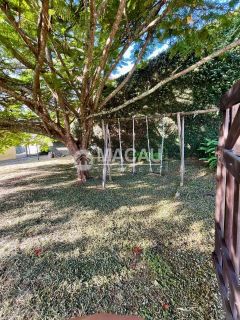 Casa Estilo Campo Rústica em Residencial Fechado!