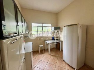 Casa com 3 dormitórios e aceita financiamento.