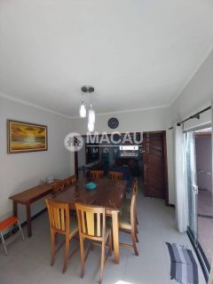 Casa com 3 dormitórios