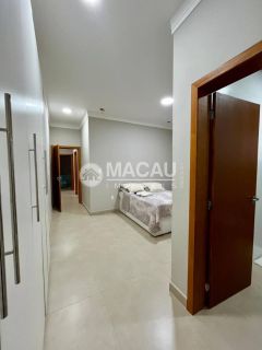 Belíssima Casa Térrea à Venda no Condomínio Nova Cachoeira