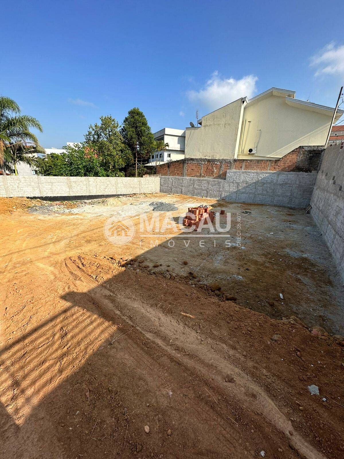 Lote / Terreno de Bairro Para Vender no bairro Alto da Igreja em Cachoeira Paulista