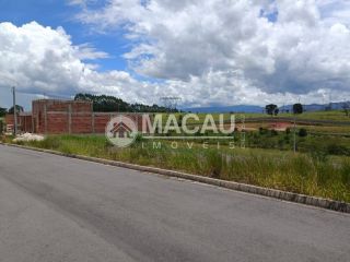 Oportunidade única para construir seu lar em um local tranquilo e seguro!