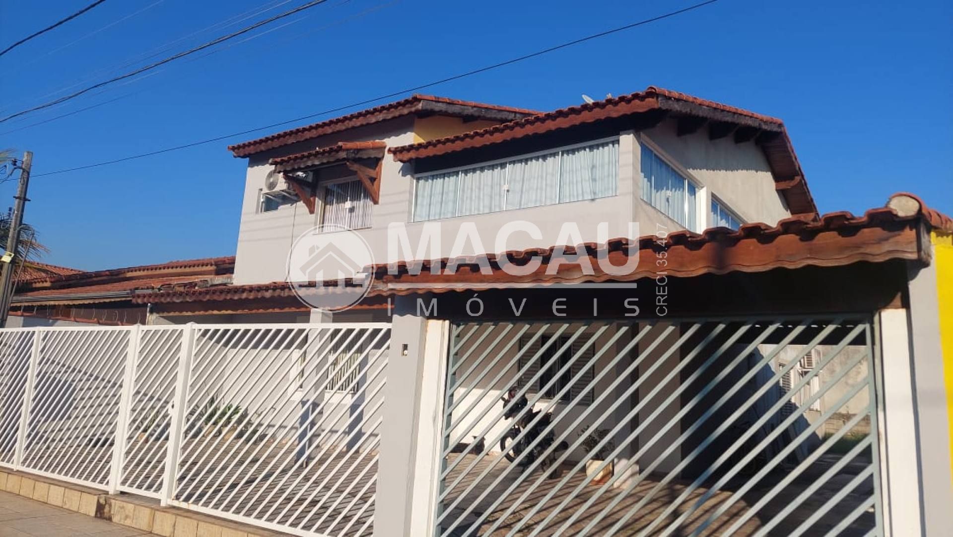 Casa de Condomínio Para Vender com 4 quartos 2 suítes no bairro Residencial Cooperi  em Guaratinguetá