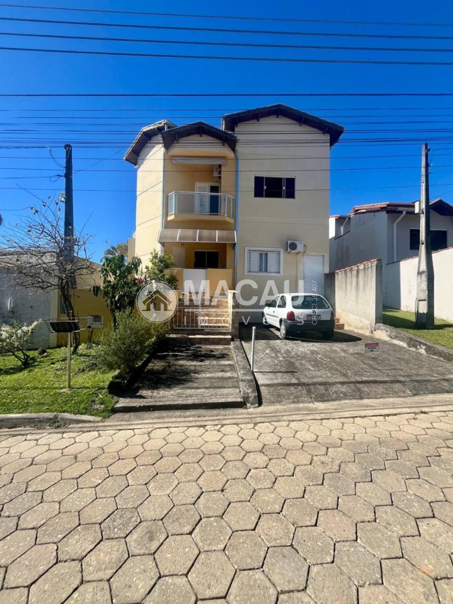 Casa à Venda em Condomínio Fechado – Próximo à Canção Nova