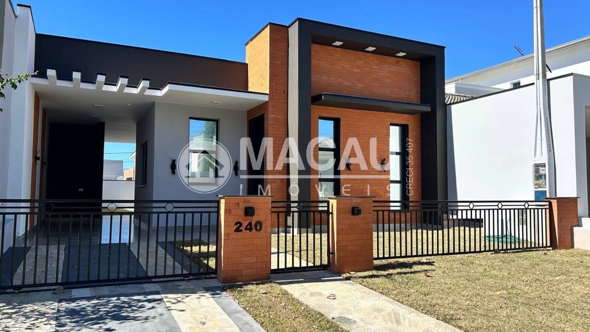 Casa de Condomínio Para Vender com 3 quartos 3 suítes no bairro Jd. Nova Cachoeira em Cachoeira Paulista