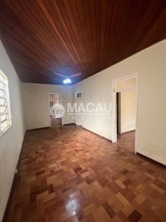 Casa Para Vender com 3 quartos no bairro Centro em Cachoeira Paulista