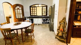 Casa Para Vender com 3 quartos 1 suítes no bairro Centro em Cachoeira Paulista