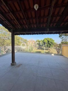 Casa Para Vender com 4 quartos 1 suítes no bairro Vila Carmem em Cachoeira Paulista