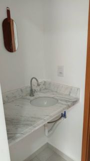 Kitnet localizada no 7º andar, no Condomínio da Fé