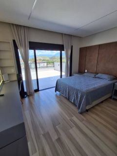 CASA DE ALTO PADRÃO À VENDA – NOVA CACHOEIRA