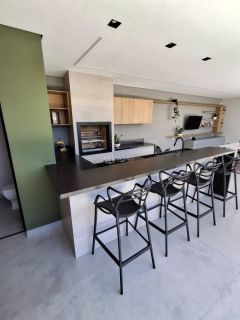 CASA DE ALTO PADRÃO À VENDA – NOVA CACHOEIRA