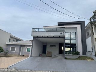 CASA DE ALTO PADRÃO À VENDA – NOVA CACHOEIRA