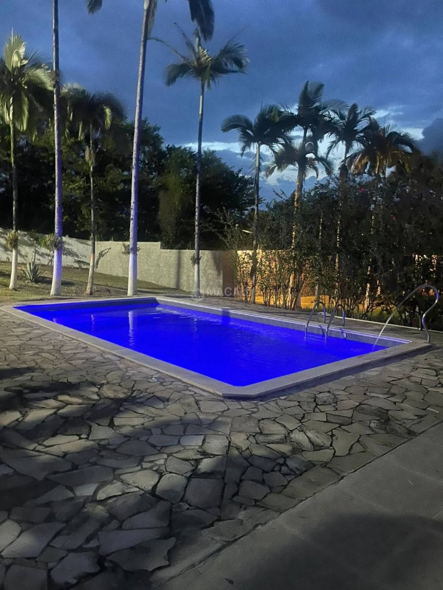 CHÁCARA COMPLETA À VENDA – 10.000m² | LAZER + INVESTIMENTO