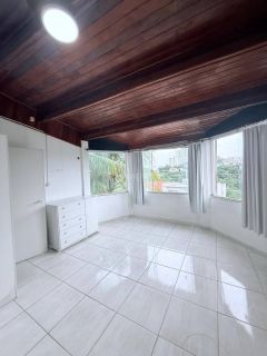 Casa em Condomínio à Venda – Pronta para Morar