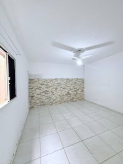 Casa em Condomínio à Venda – Pronta para Morar