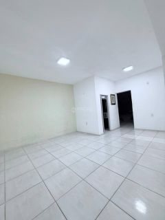 Casa em Condomínio à Venda – Pronta para Morar