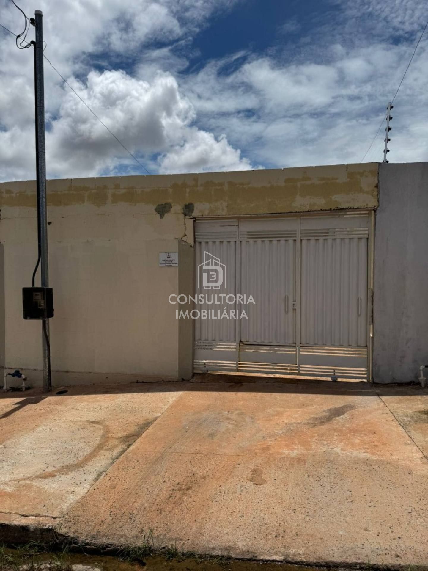 VENDO ESSA LINDA CASA  NO BAIRRO CANELAS