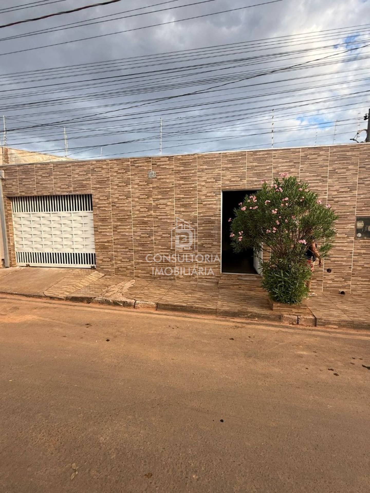 LINDA CASA , BAIRRO RESIDENCIAL JEQUITIBA