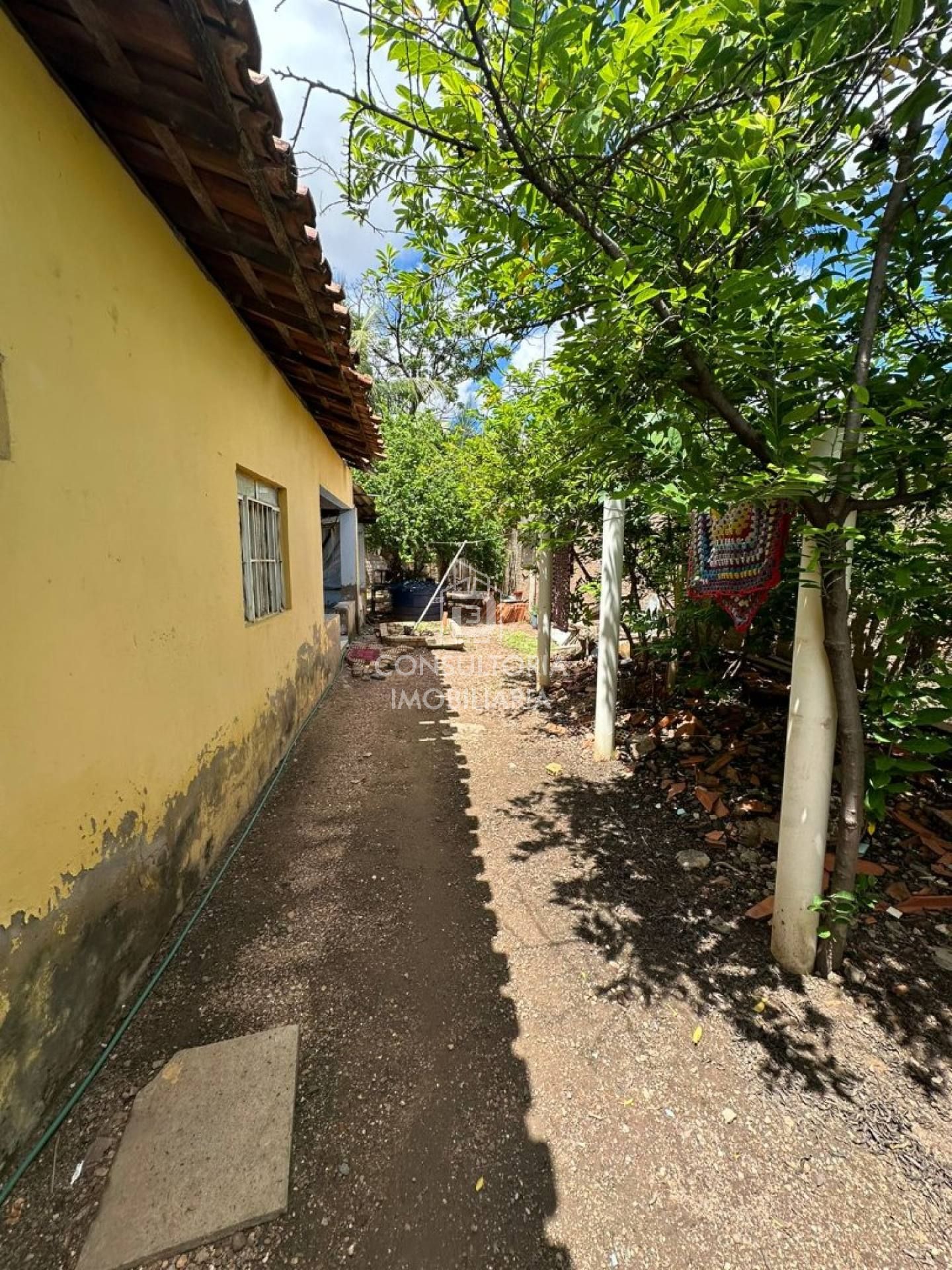 LINDA CASA , BAIRRO CONSTRUMAT