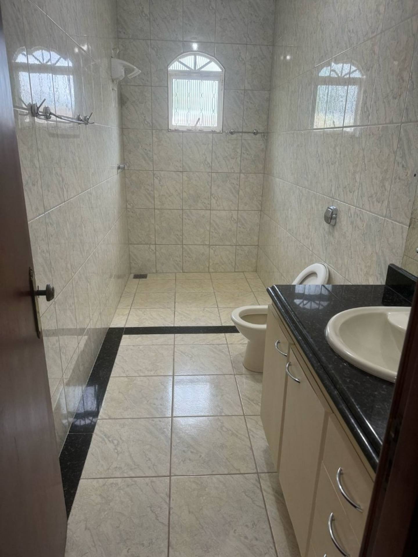 LINDA CASA , BAIRRO JARDIM DOS ESTADOS