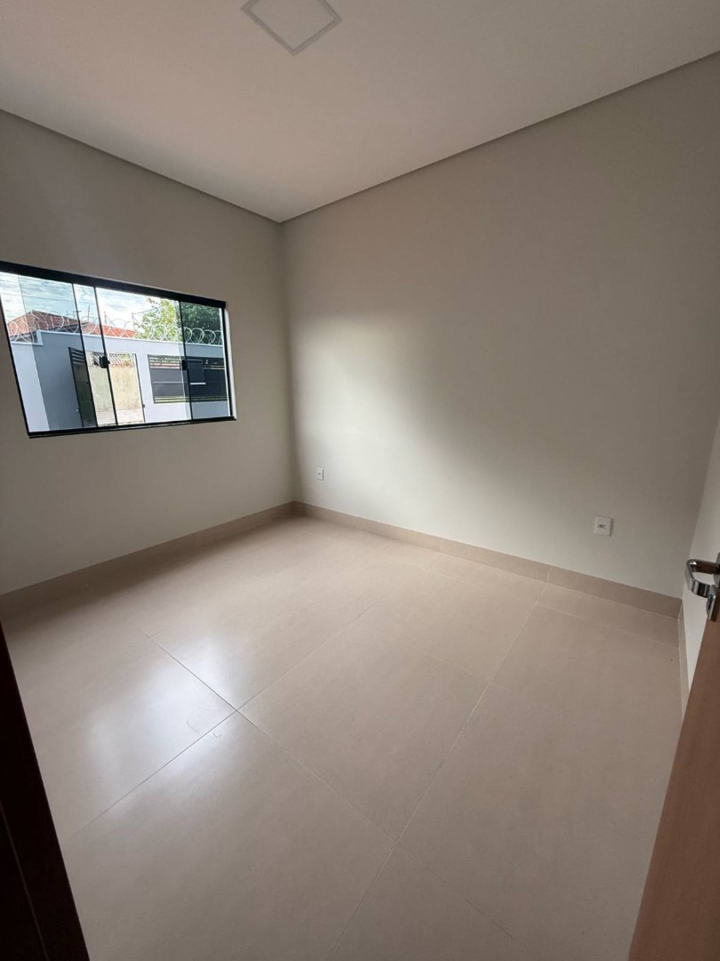 LINDA CASA,BAIRRO IKARAY