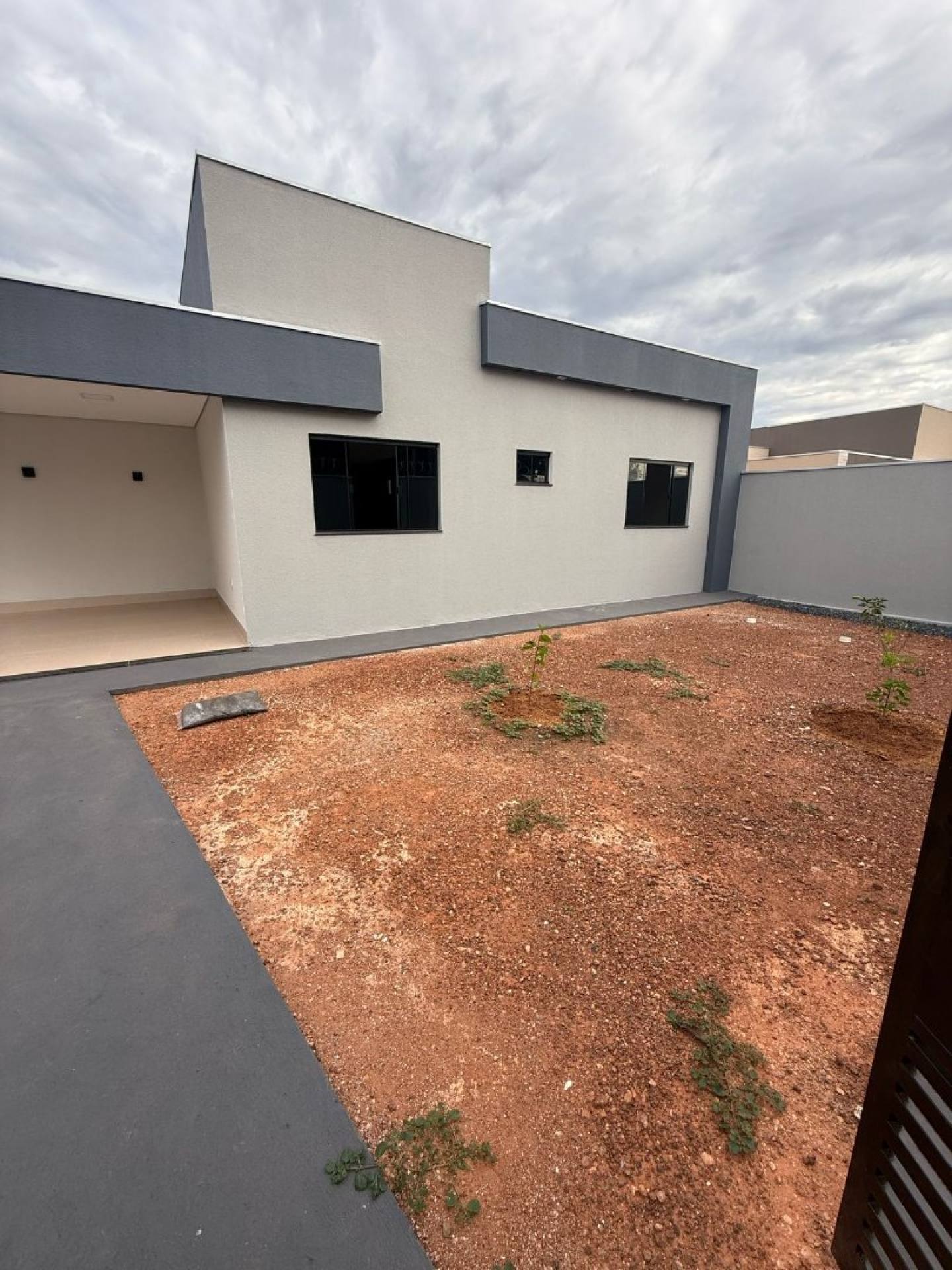 LINDA CASA,BAIRRO IKARAY