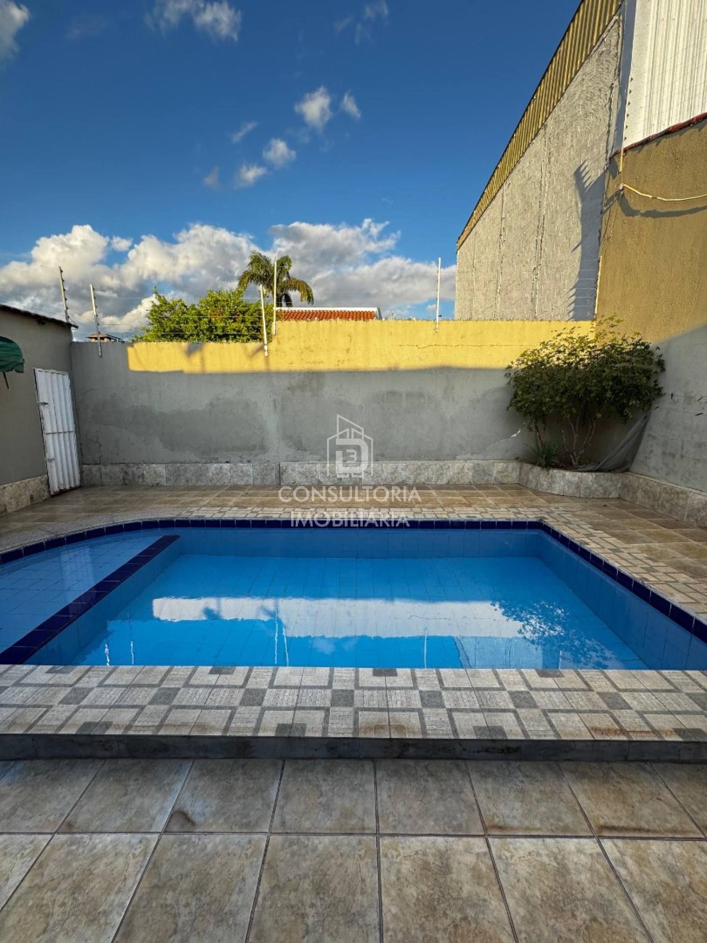 LINDA CASA , BAIRRO ALTOS DO COXIPO