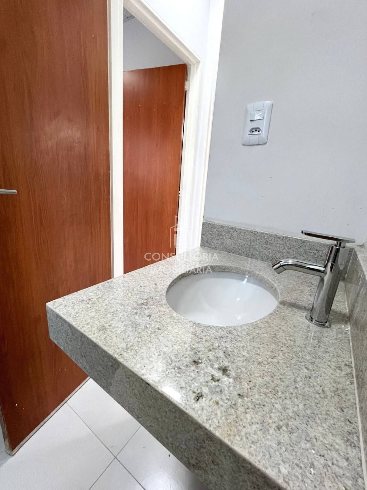 LINDA CASA, BAIRRO VITORIA REGIA