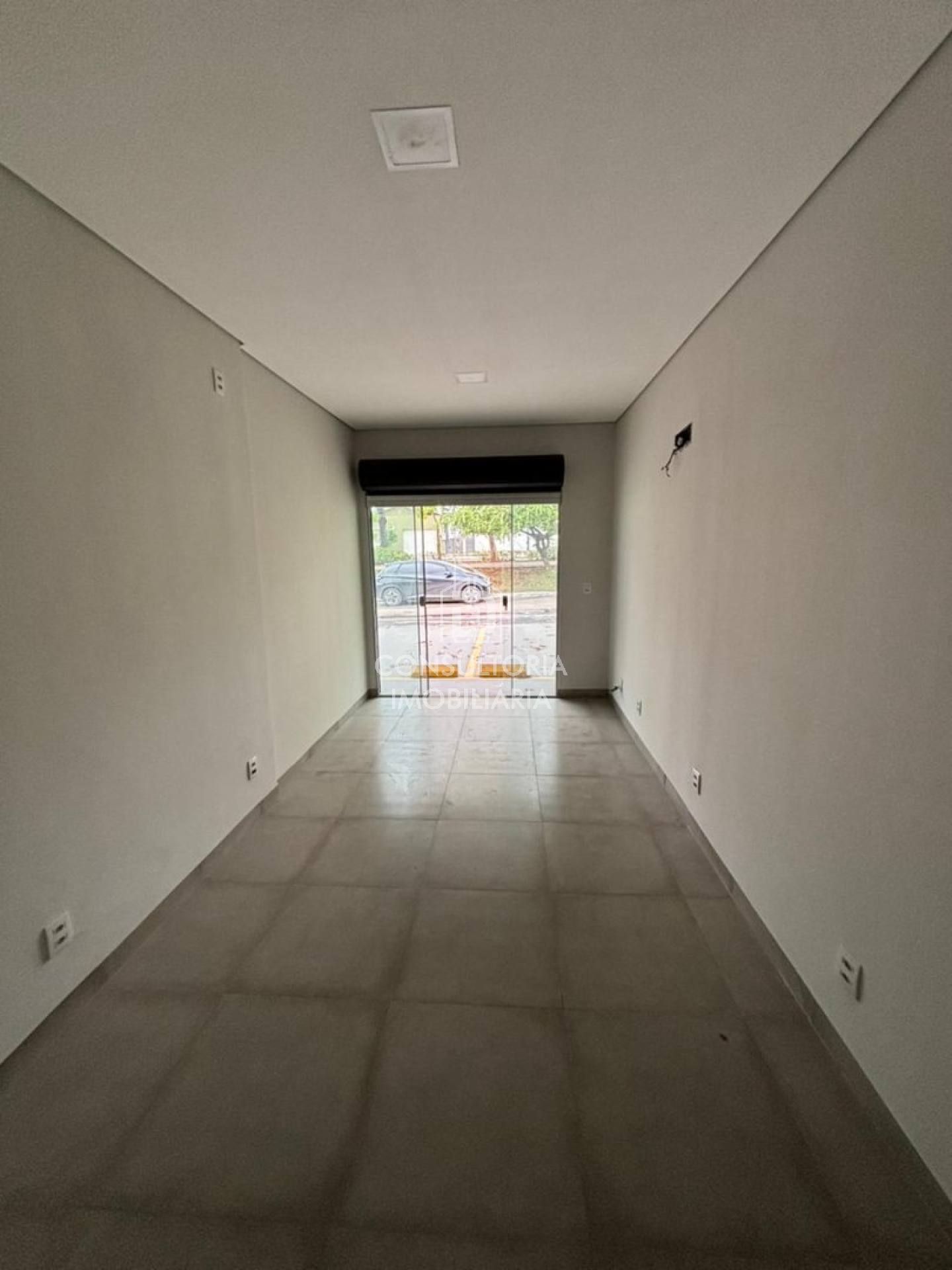 ALUGA-SE SALA COMERCIAL