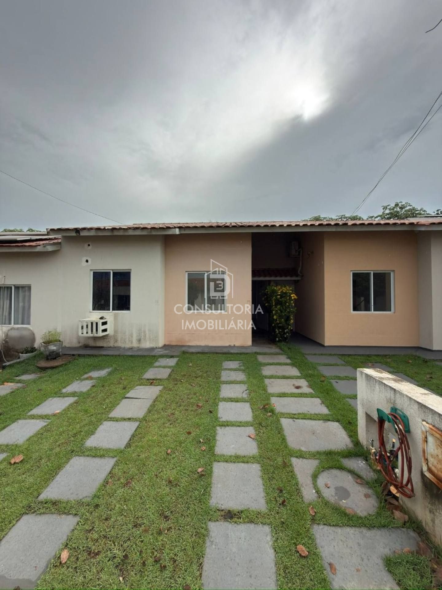 CASA CONDOMINIO ESMERALDA