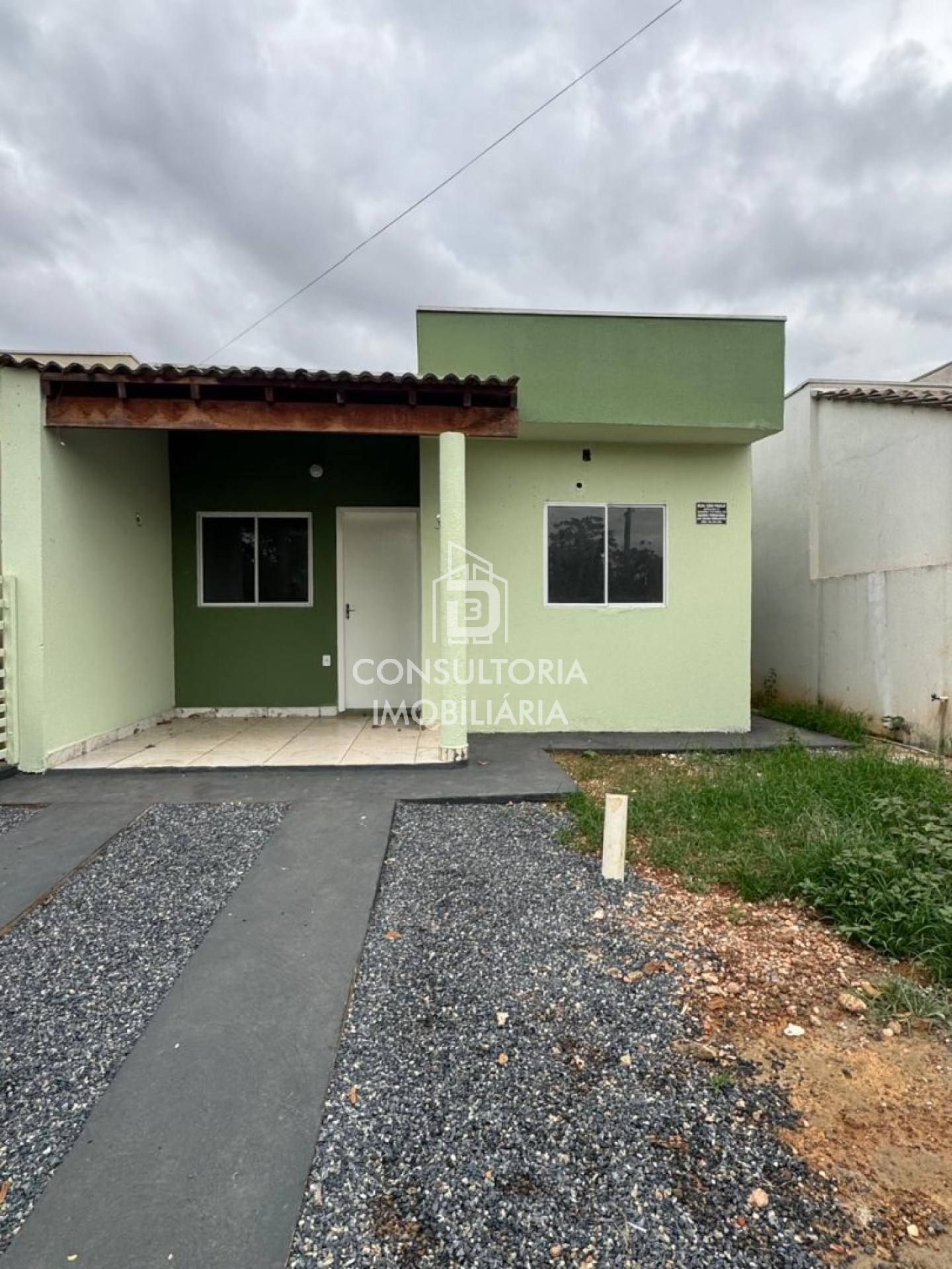CASA 2 QUARTOS TODA REFORMADA
