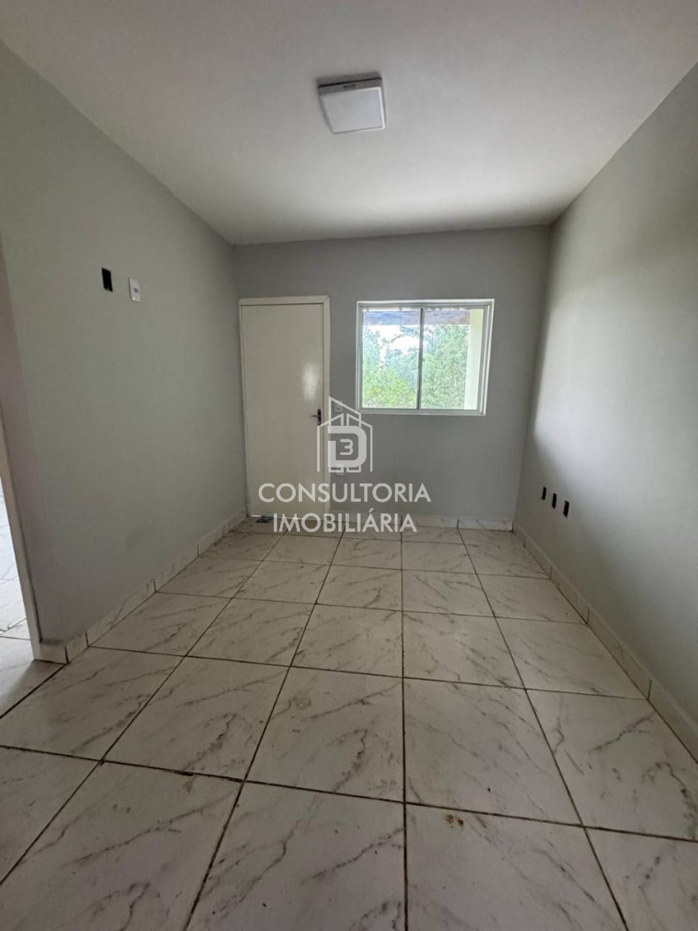 CASA 2 QUARTOS TODA REFORMADA