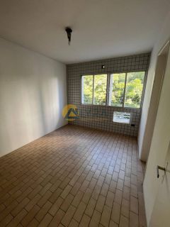 Apartamento Para Vender com 3 quartos 1 suítes no bairro da Encruzilhada em Recife