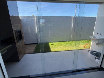 Padang Beach Residence – Casa com Área Gourmet e Churrasqueira