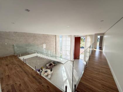 Residencial Damha - Casa Alto Padrão com 4 Suítes e Piscina Privativa