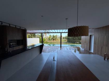 Residencial Damha - Casa Alto Padrão com 4 Suítes e Piscina Privativa