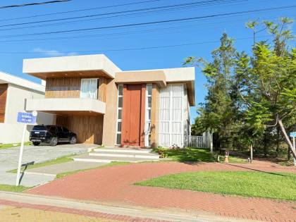 Residencial Damha - Casa Alto Padrão com 4 Suítes e Piscina Privativa