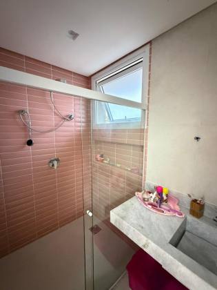 Casa de Alto Padrão com 4 Suítes e Piscina Privativa a venda no Damha