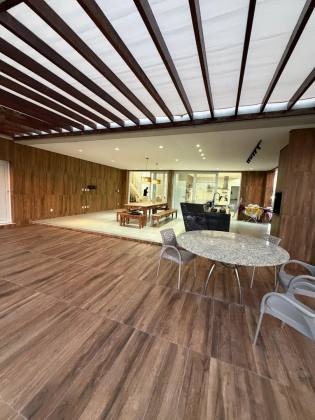 Casa de Alto Padrão com 4 Suítes e Piscina Privativa a venda no Damha