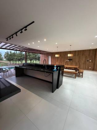 Casa de Alto Padrão com 4 Suítes e Piscina Privativa a venda no Damha
