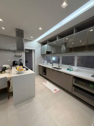 Casa de Alto Padrão com 4 Suítes e Piscina Privativa a venda no Damha