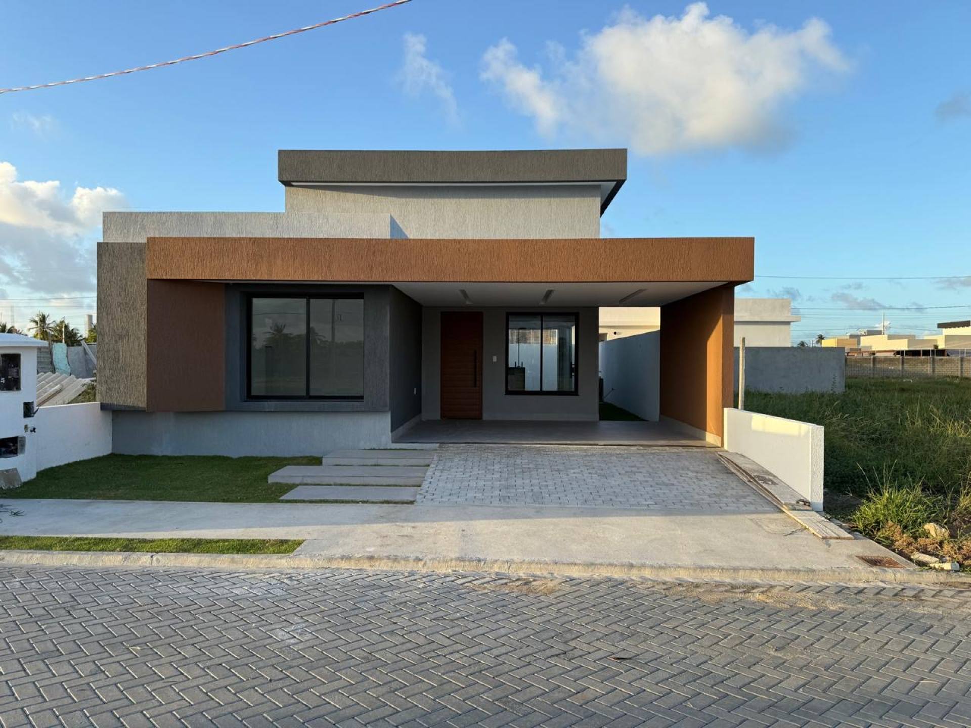 Casa Térrea no Padang Beach Residence – Condomínio Pé na Areia!