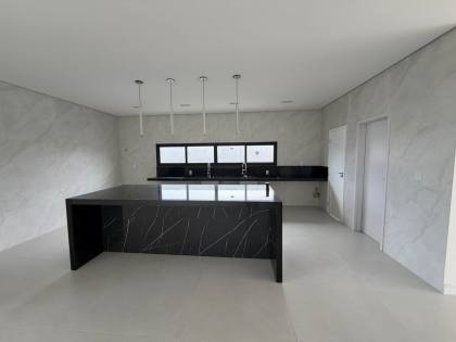 Casa à venda no Damha Beach Resort – Luxo, Conforto e Exclusividade!