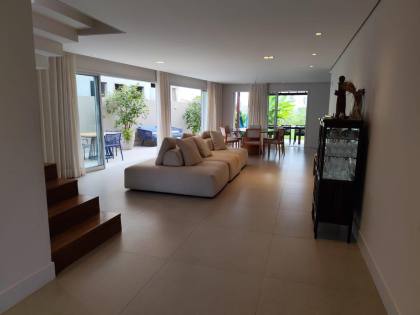 Casa de Alto Padrão no Damha Beach Resort – Fundo para o Lago