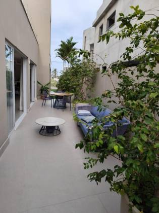 Casa de Alto Padrão no Damha Beach Resort – Fundo para o Lago