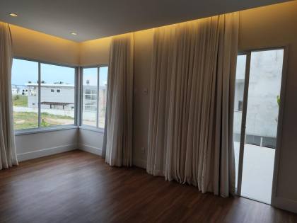 Casa de Alto Padrão no Damha Beach Resort – Fundo para o Lago