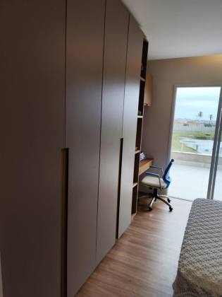 Casa de Alto Padrão no Damha Beach Resort – Fundo para o Lago