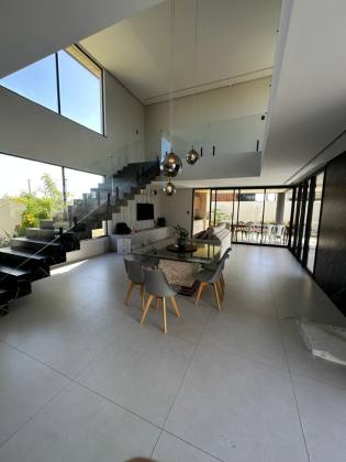 Casa Nova no Alphaville Sergipe – Frente Leste de Esquina